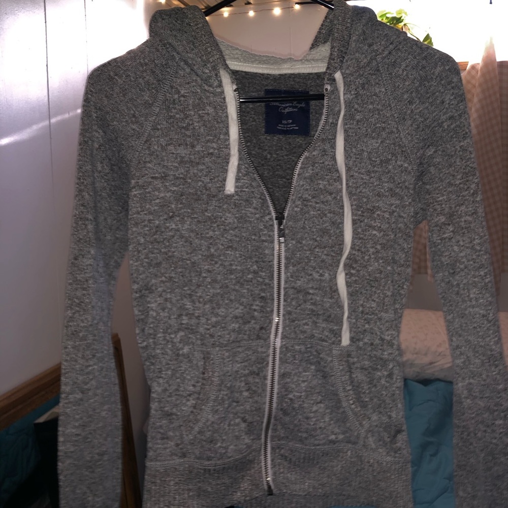 American Eagle grey zip up hoodie with fuzzy hood